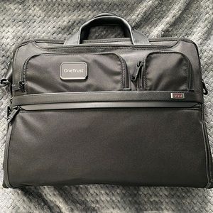 Tumi ALPHA

Expandable Organizer Laptop Brief